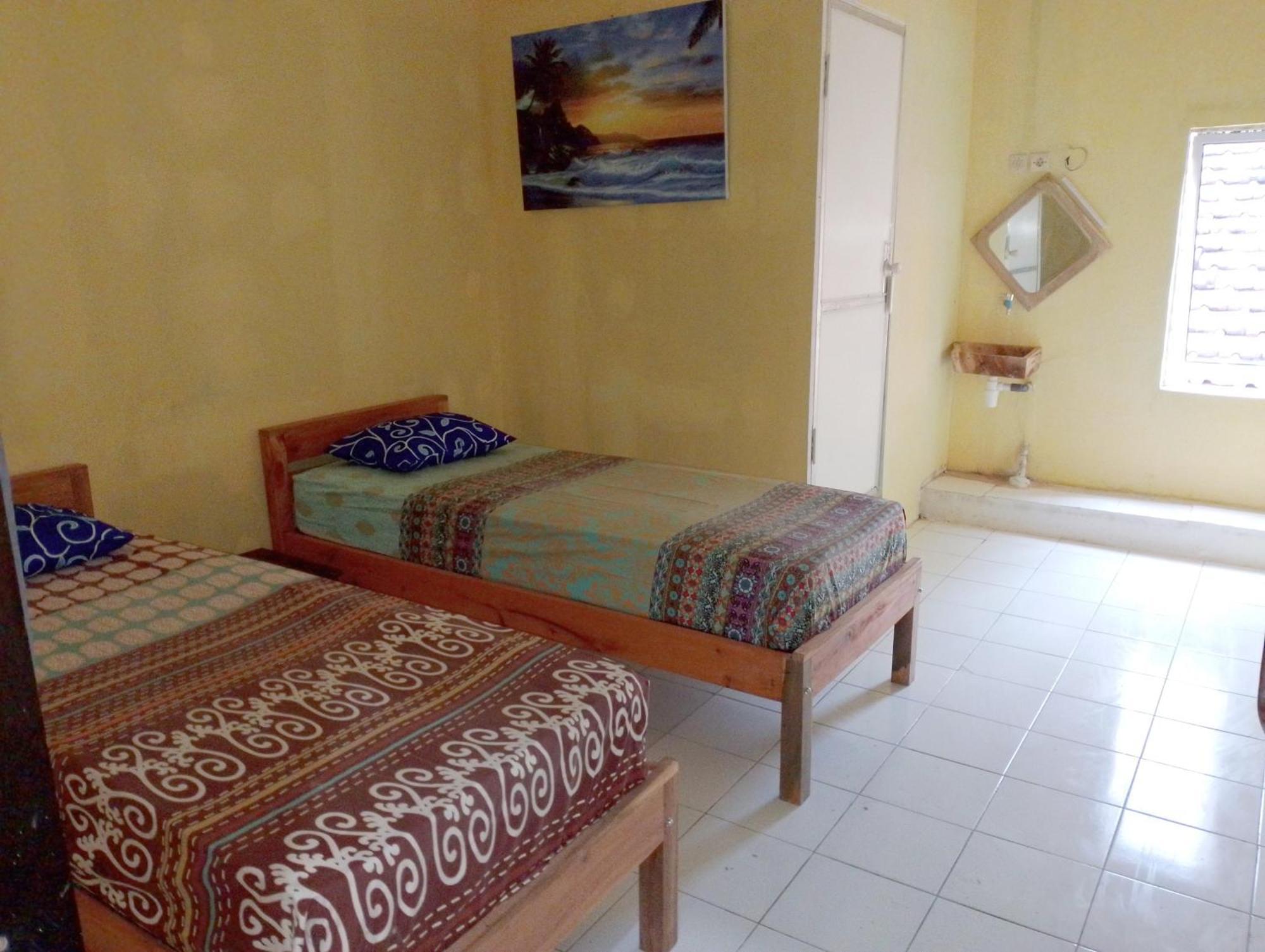 Mango Tree Homestay & Ijen Tour *